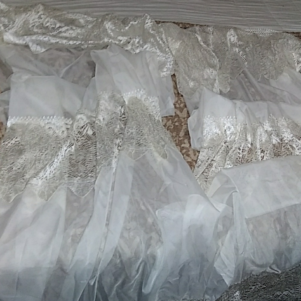 Curtains - Picture 2 of 3